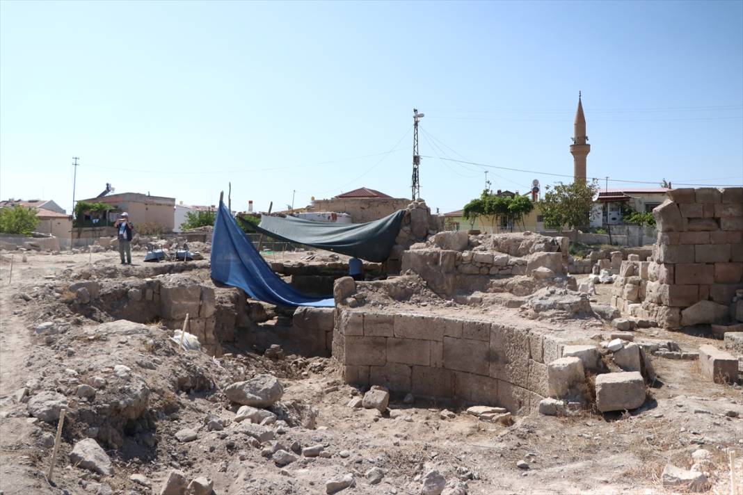 Tyana Antik Kenti'nde sekizgen planlı kilise gün yüzüne çıkarılıyor 15